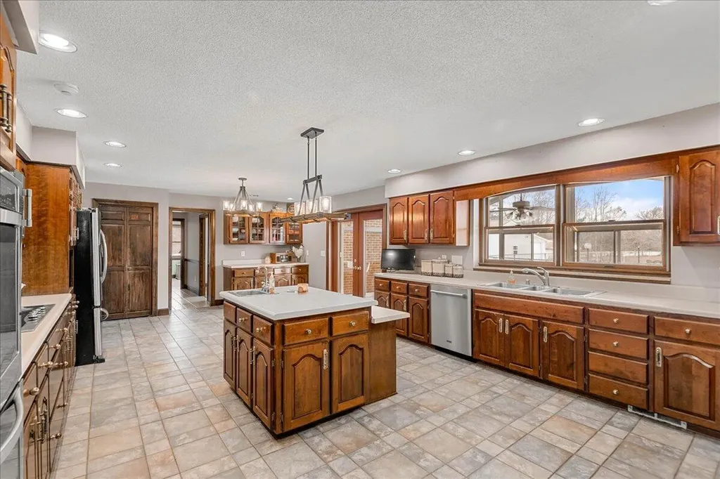 9256 Cumberland Falls Highway Corbin KY 40701