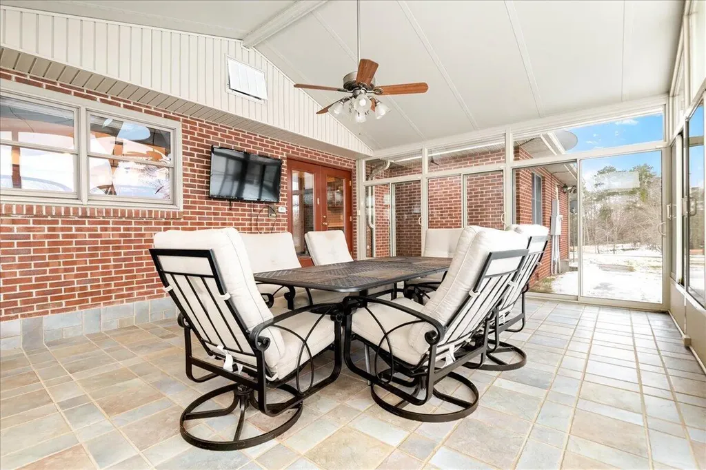 9256 Cumberland Falls Highway Corbin KY 40701