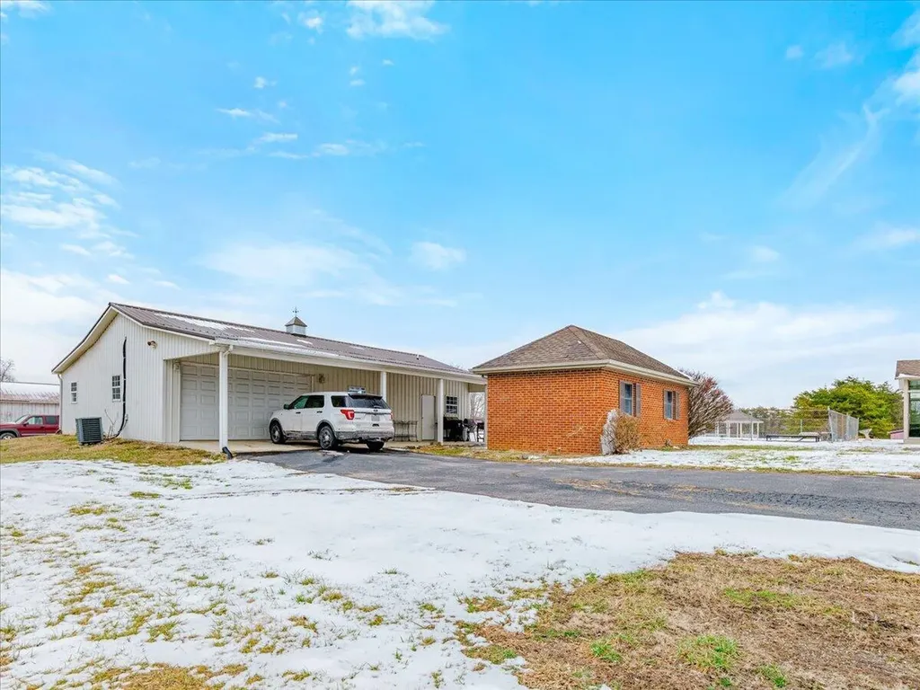 9256 Cumberland Falls Highway Corbin KY 40701