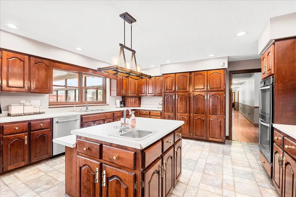 9256 Cumberland Falls Highway Corbin KY 40701