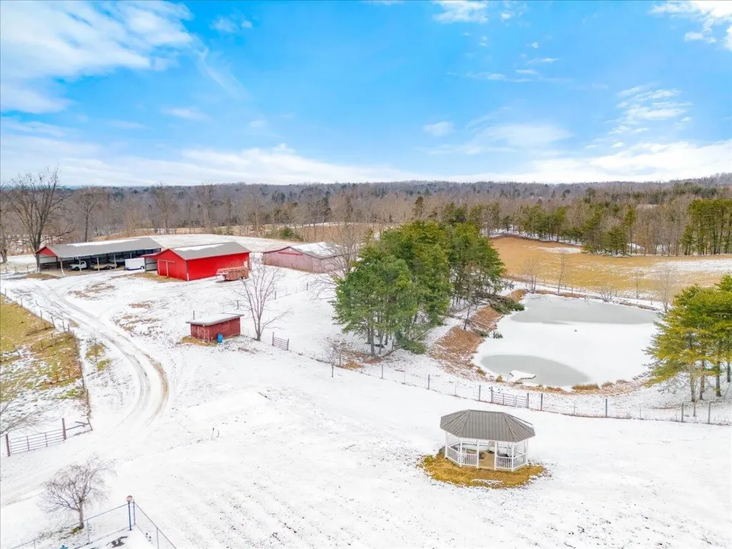 9256 Cumberland Falls Highway Corbin KY 40701