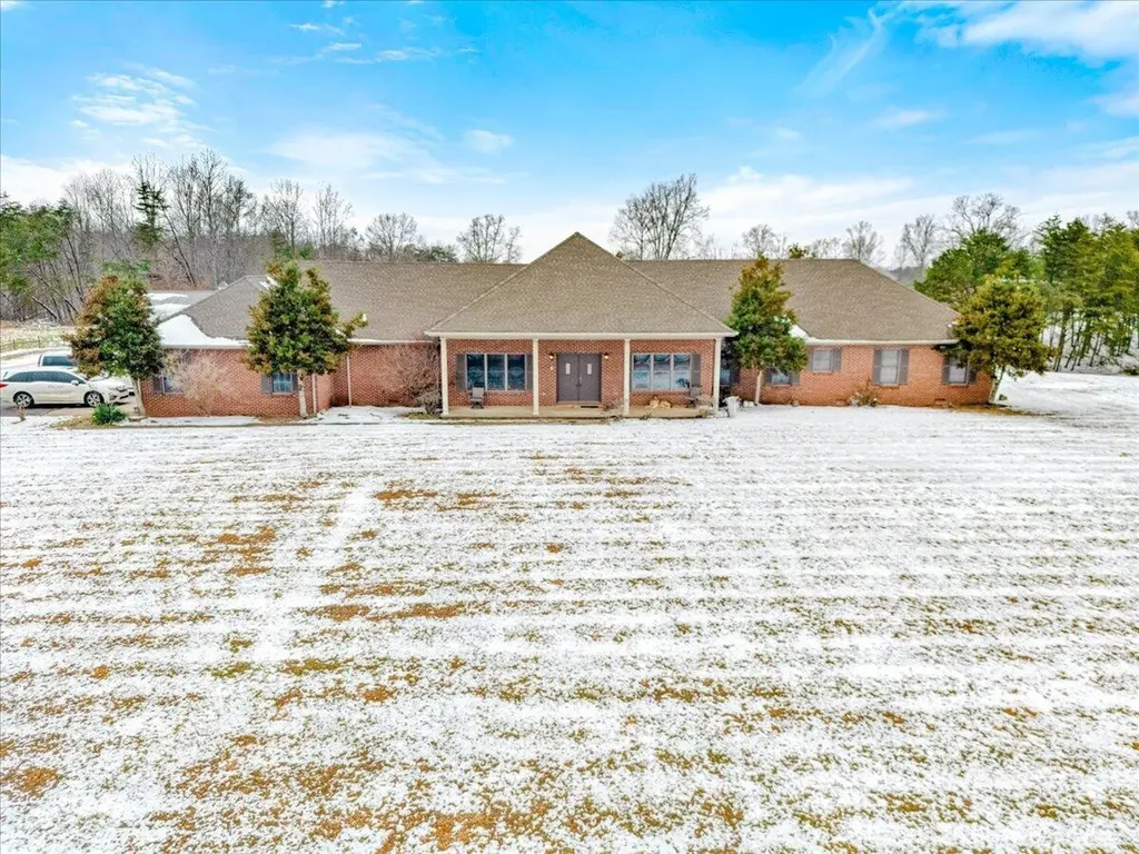 9256 Cumberland Falls Highway Corbin KY 40701