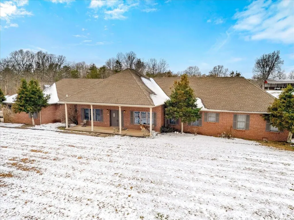 9256 Cumberland Falls Highway Corbin KY 40701