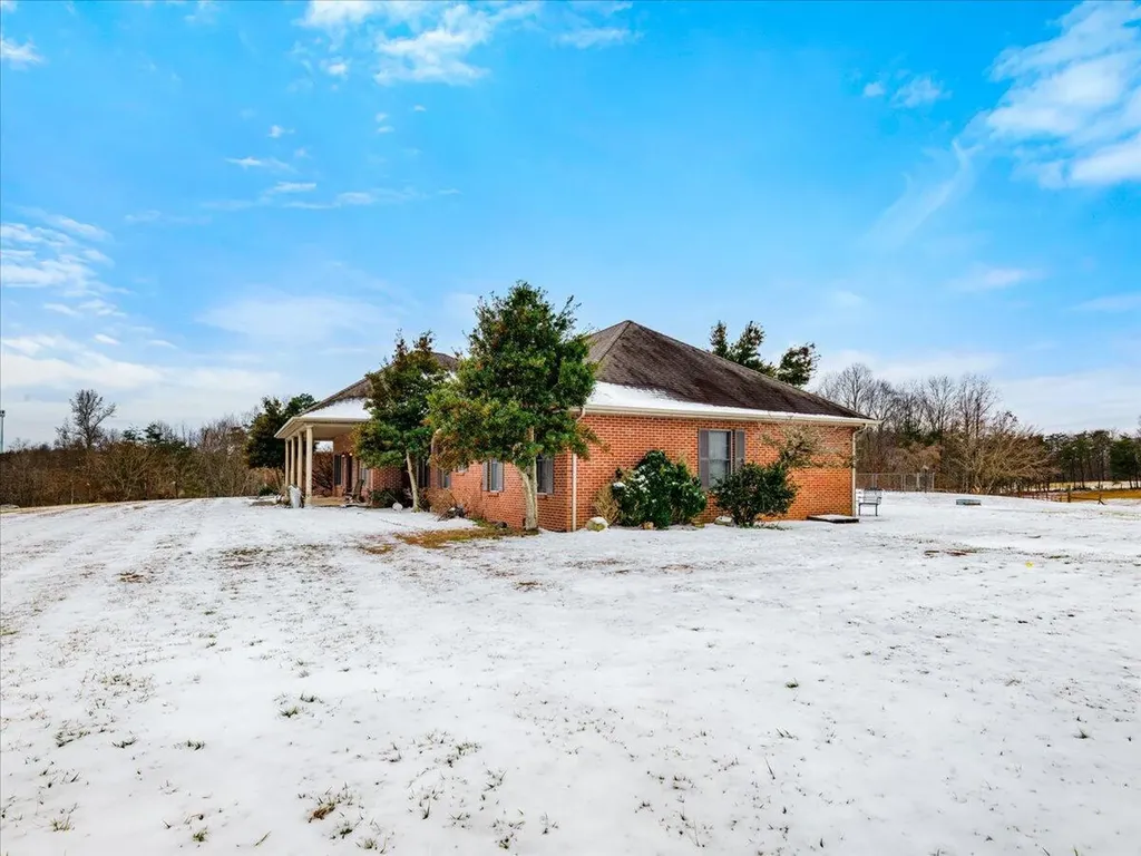 9256 Cumberland Falls Highway Corbin KY 40701