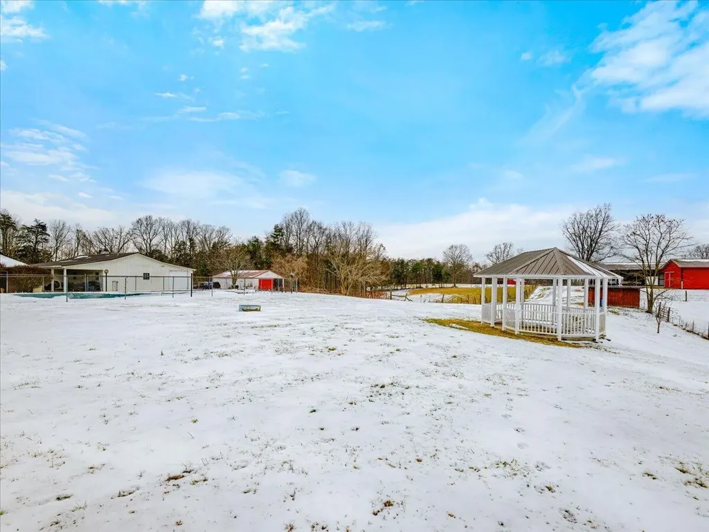 9256 Cumberland Falls Highway Corbin KY 40701