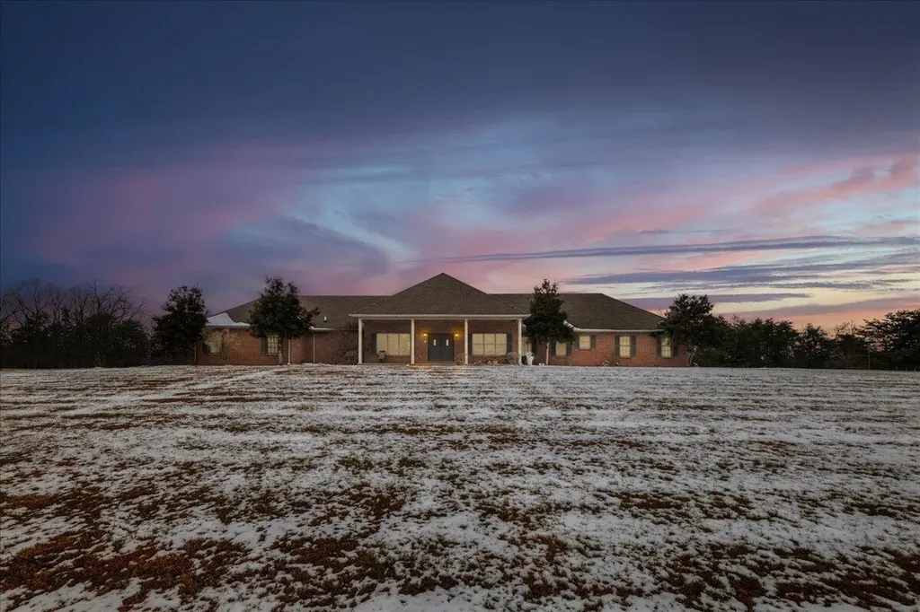 9256 Cumberland Falls Highway Corbin KY 40701