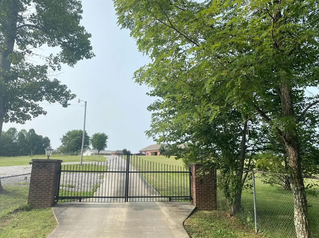 9256 Cumberland Falls Highway Corbin KY 40701