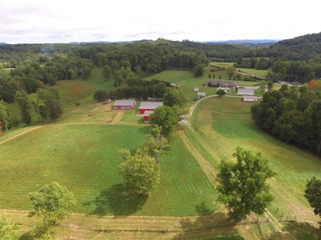 9256 Cumberland Falls Highway Corbin KY 40701