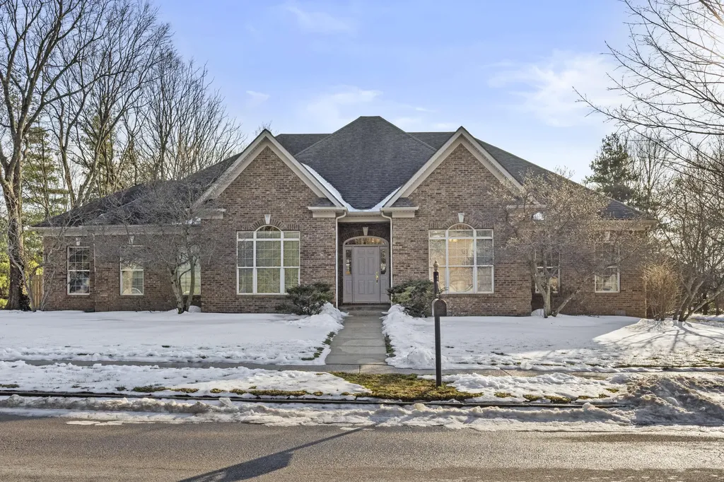 1300 Tupelo Lane Lexington KY 40513