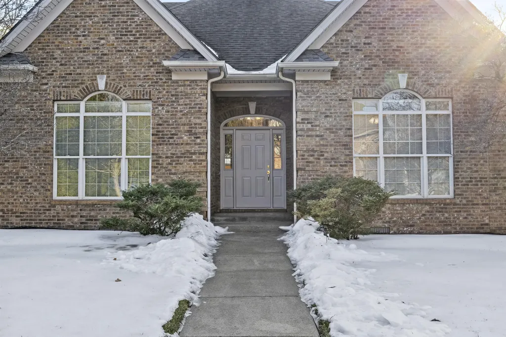 1300 Tupelo Lane Lexington KY 40513