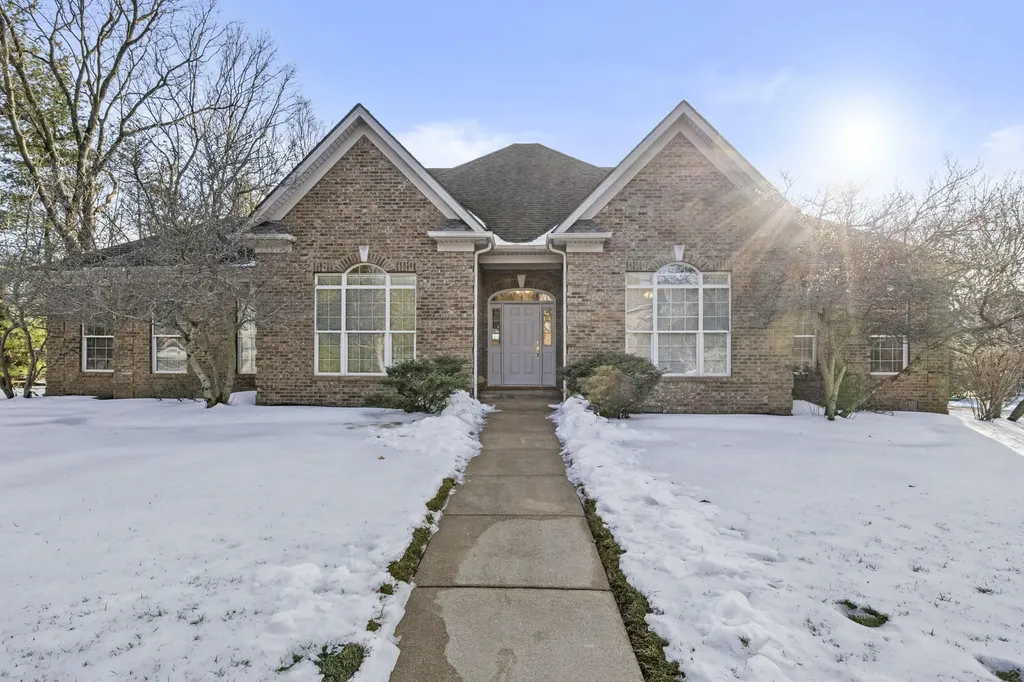1300 Tupelo Lane Lexington KY 40513