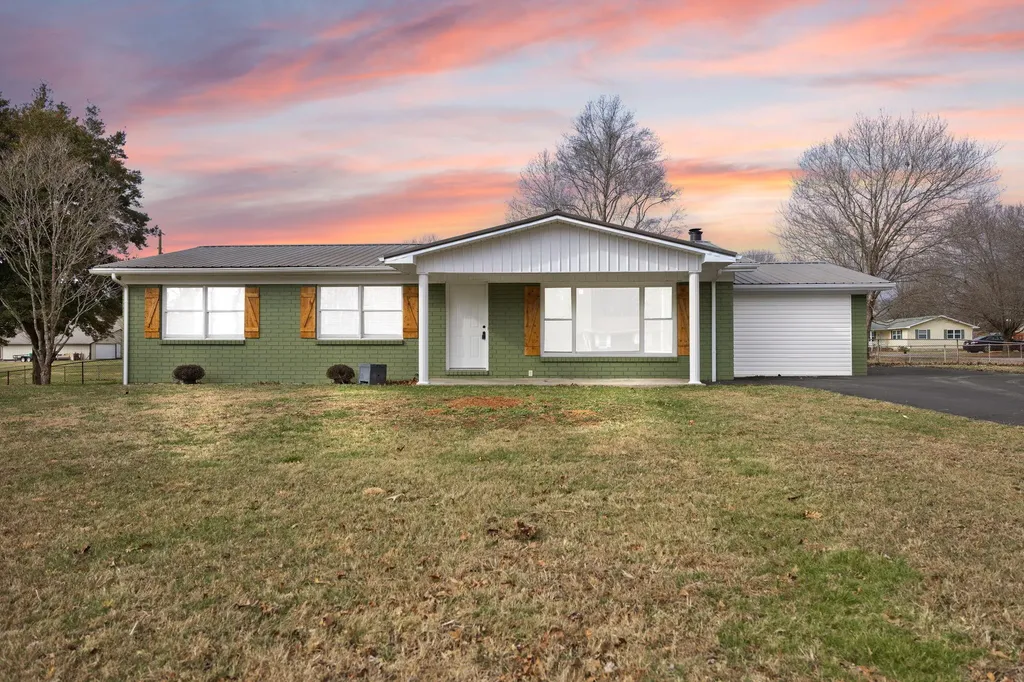 157 Shawnee Avenue Russell Springs KY 42642