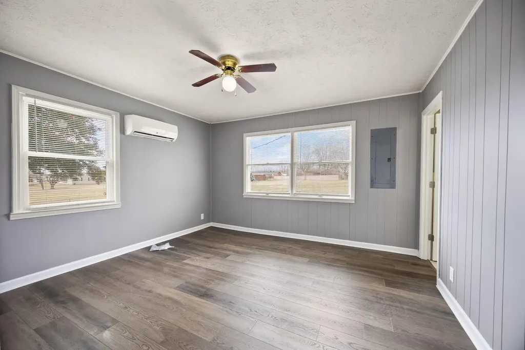 157 Shawnee Avenue Russell Springs KY 42642