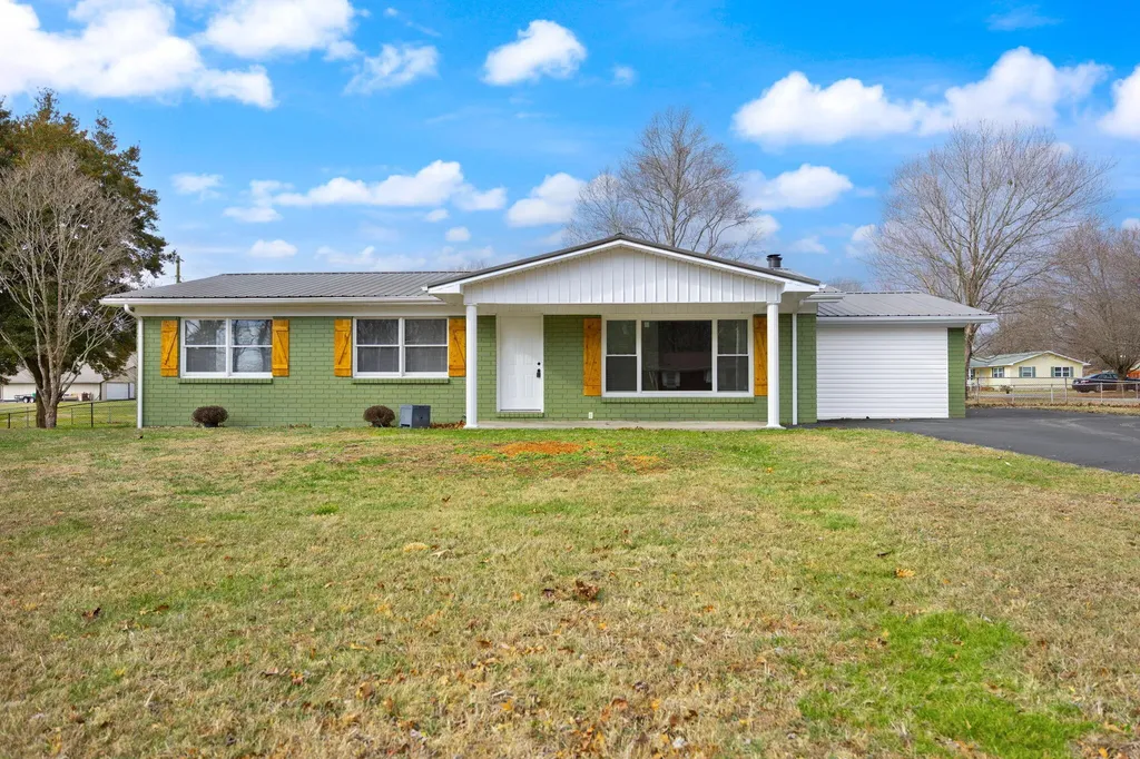 157 Shawnee Avenue Russell Springs KY 42642