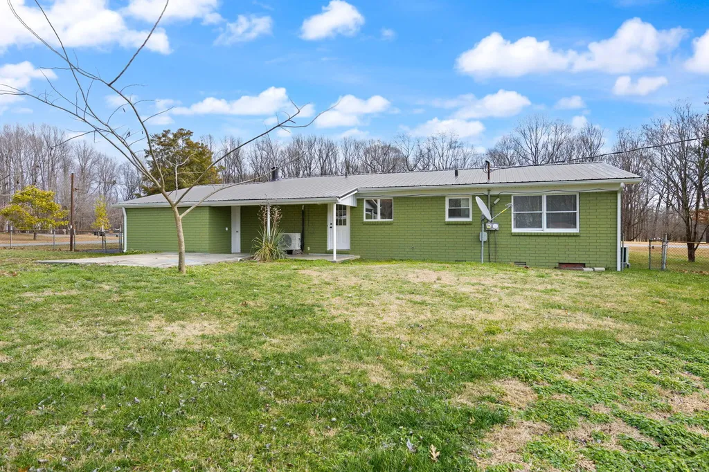 157 Shawnee Avenue Russell Springs KY 42642