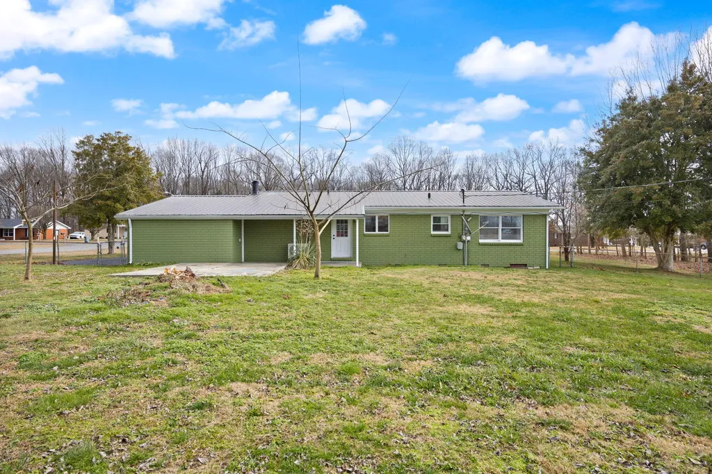 157 Shawnee Avenue Russell Springs KY 42642
