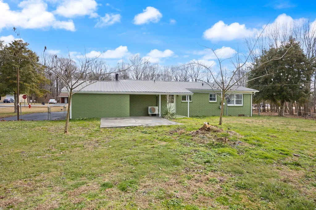 157 Shawnee Avenue Russell Springs KY 42642