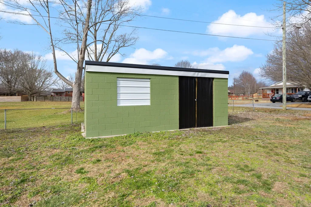 157 Shawnee Avenue Russell Springs KY 42642