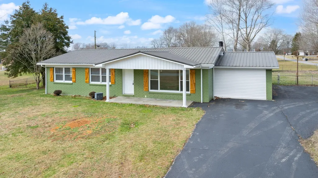 157 Shawnee Avenue Russell Springs KY 42642