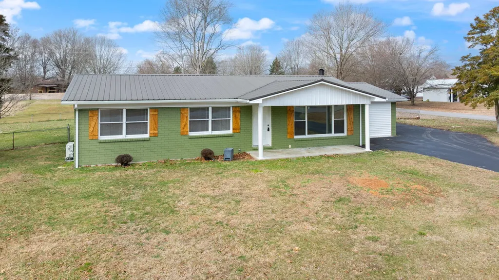 157 Shawnee Avenue Russell Springs KY 42642