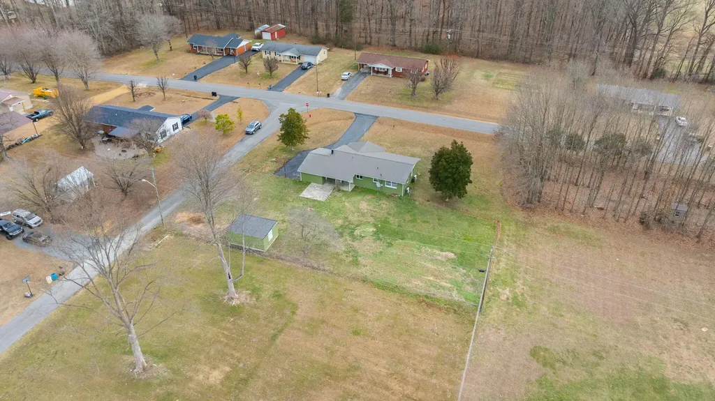 157 Shawnee Avenue Russell Springs KY 42642