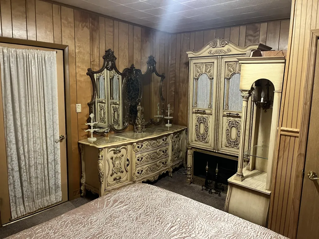 249 W Main Street Lynch KY 40855