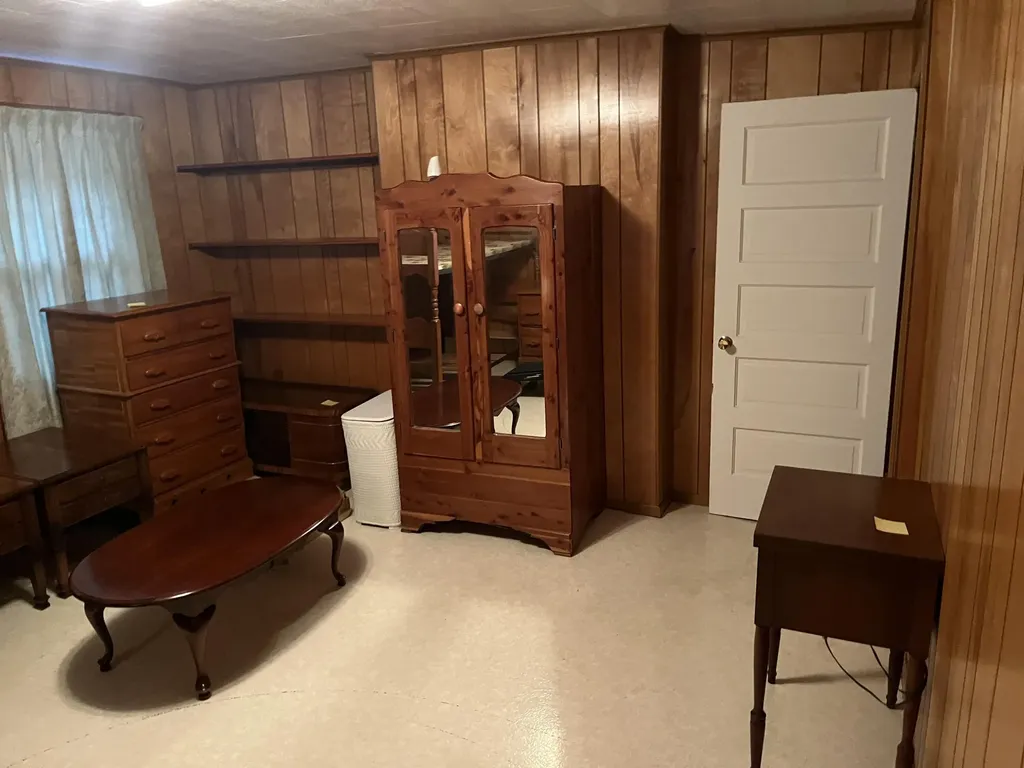 249 W Main Street Lynch KY 40855