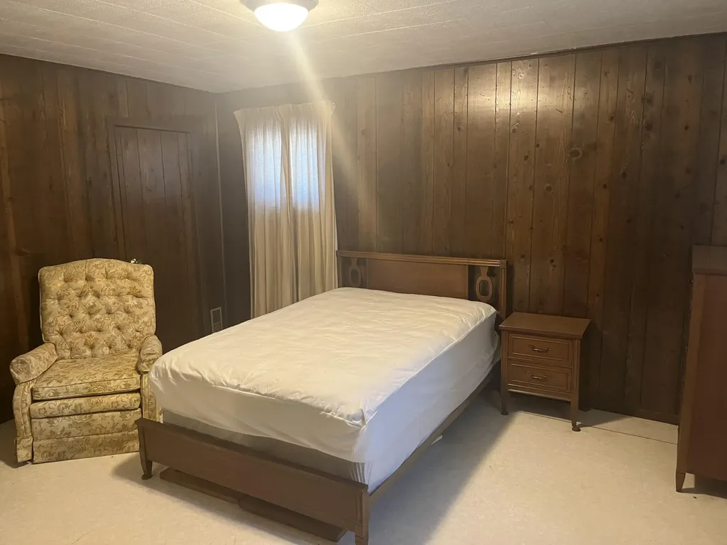 249 W Main Street Lynch KY 40855