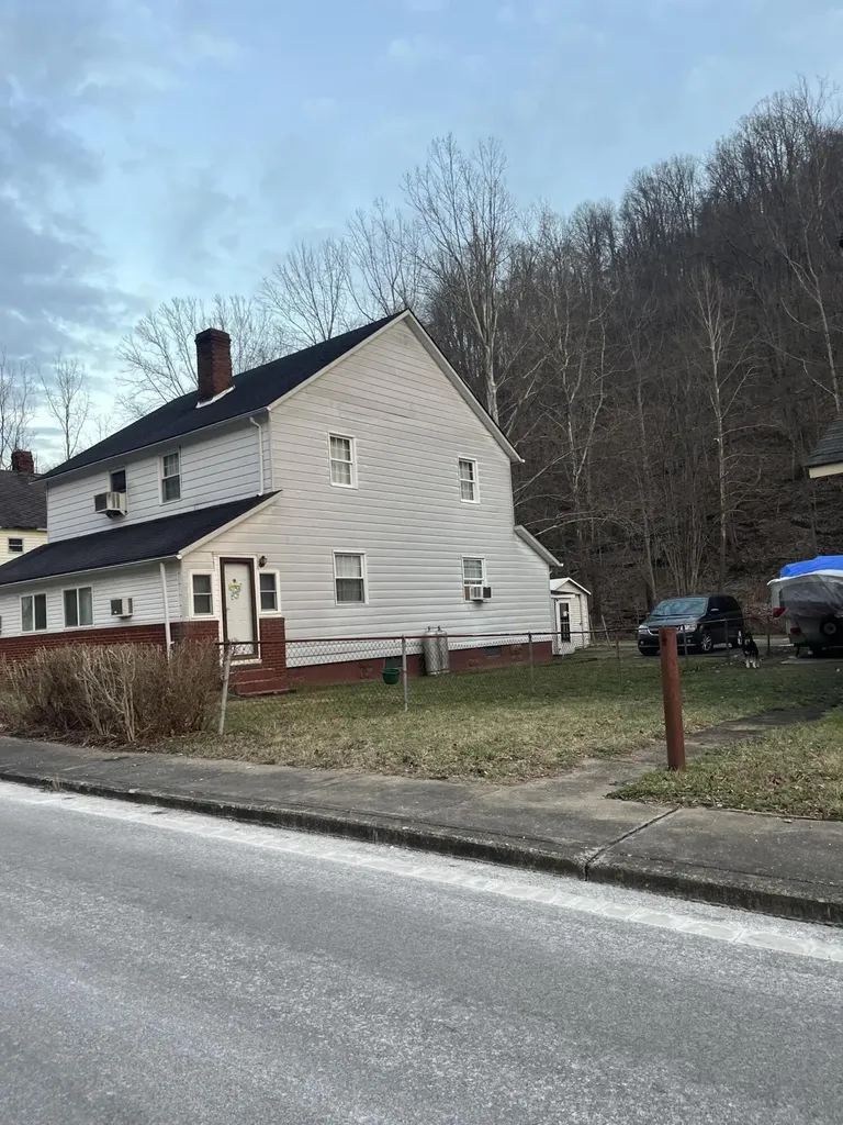 249 W Main Street Lynch KY 40855