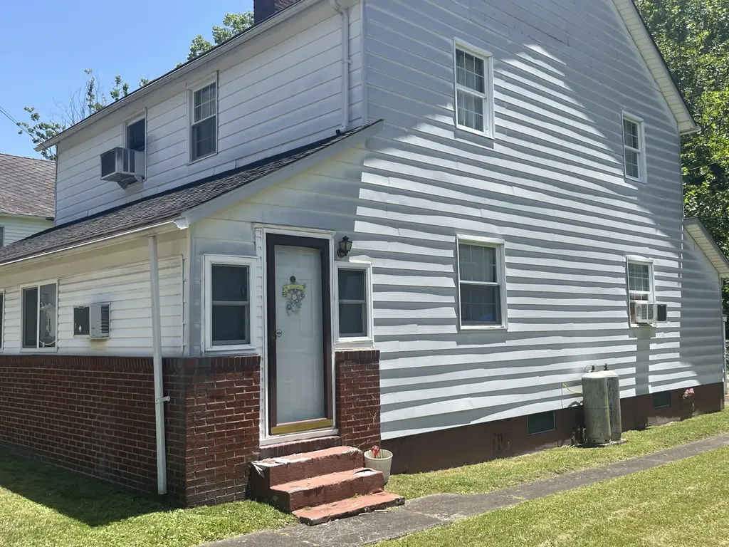 249 W Main Street Lynch KY 40855