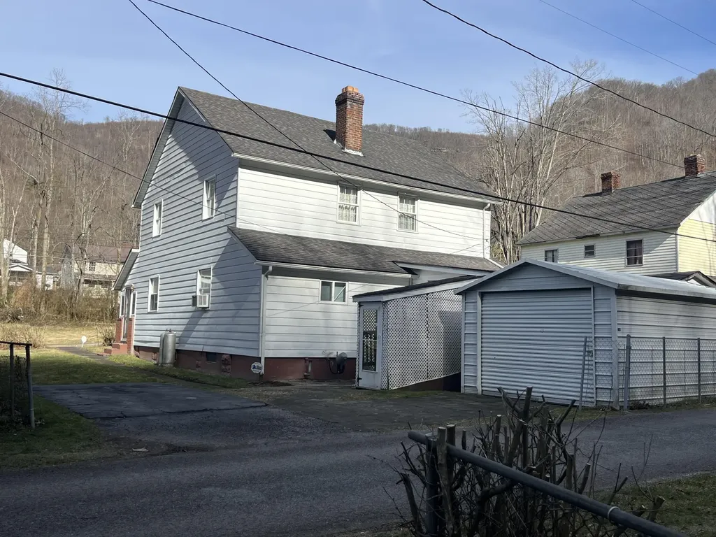 249 W Main Street Lynch KY 40855