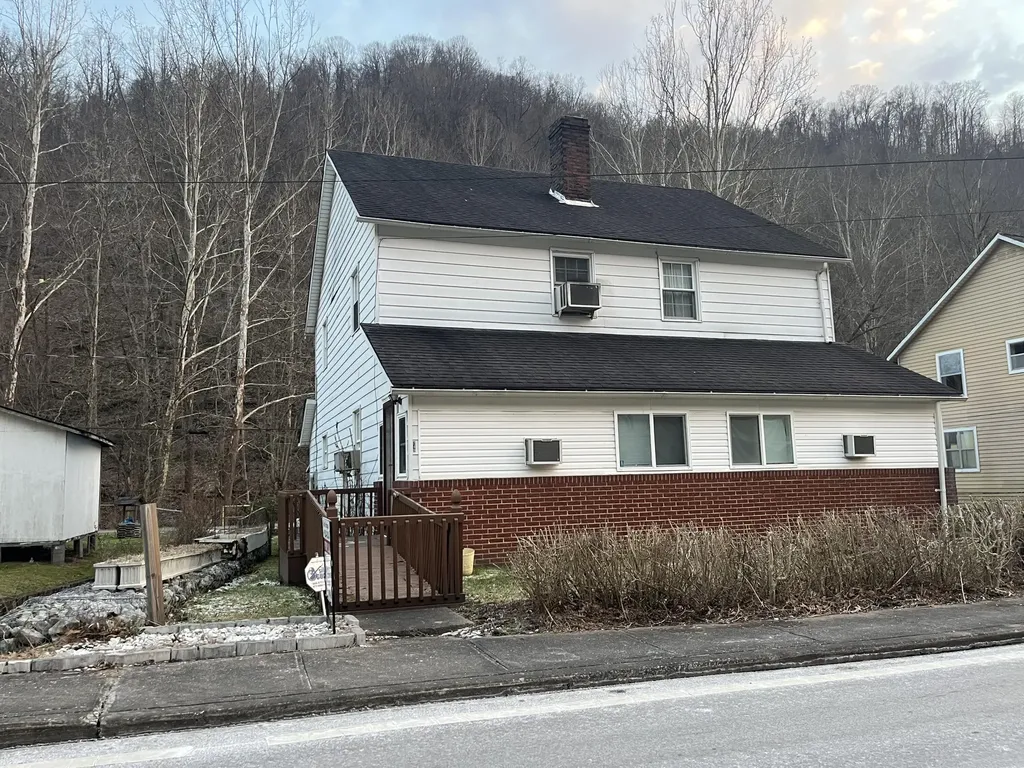 249 W Main Street Lynch KY 40855