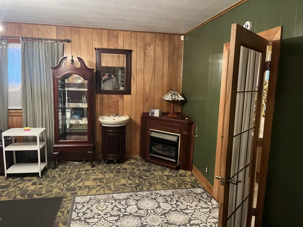 249 W Main Street Lynch KY 40855