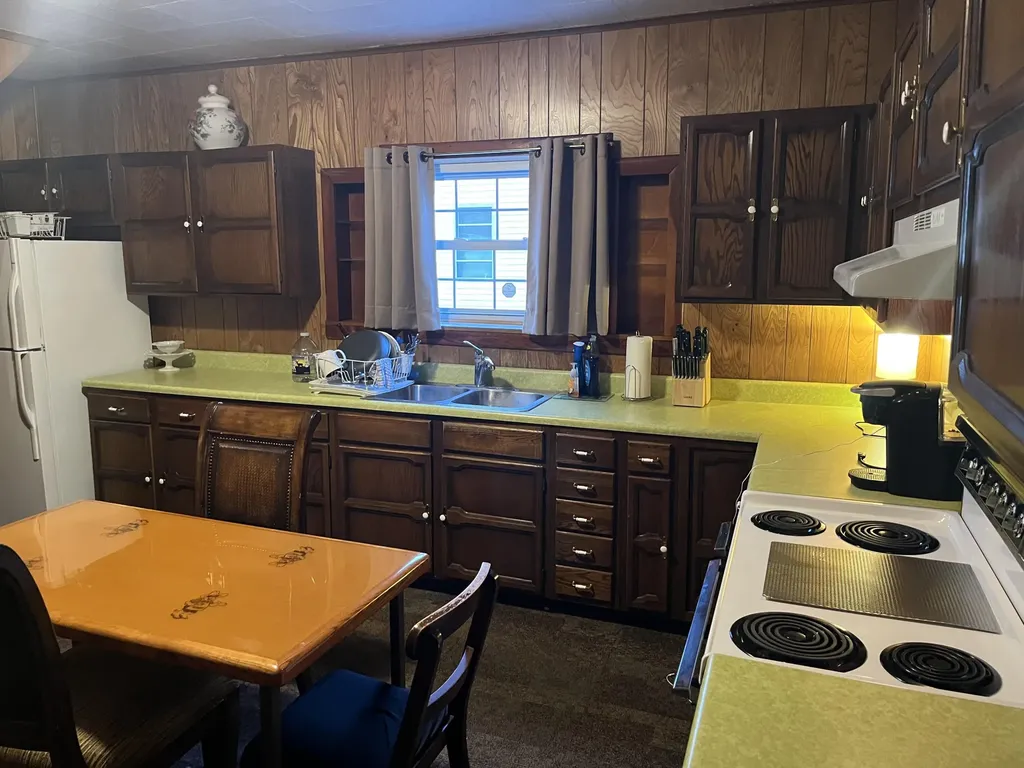 249 W Main Street Lynch KY 40855