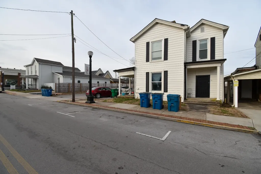 126 N Main Street Harrodsburg KY 40330