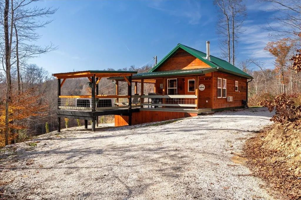16 Hickory Lane Campton KY 41301