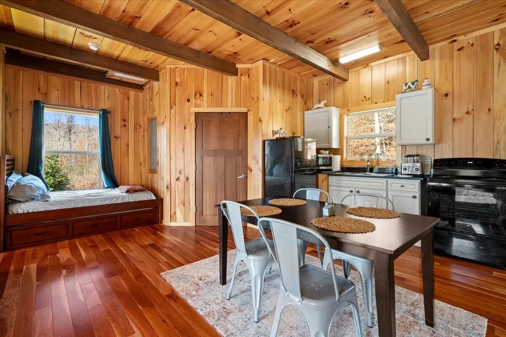 16 Hickory Lane Campton KY 41301