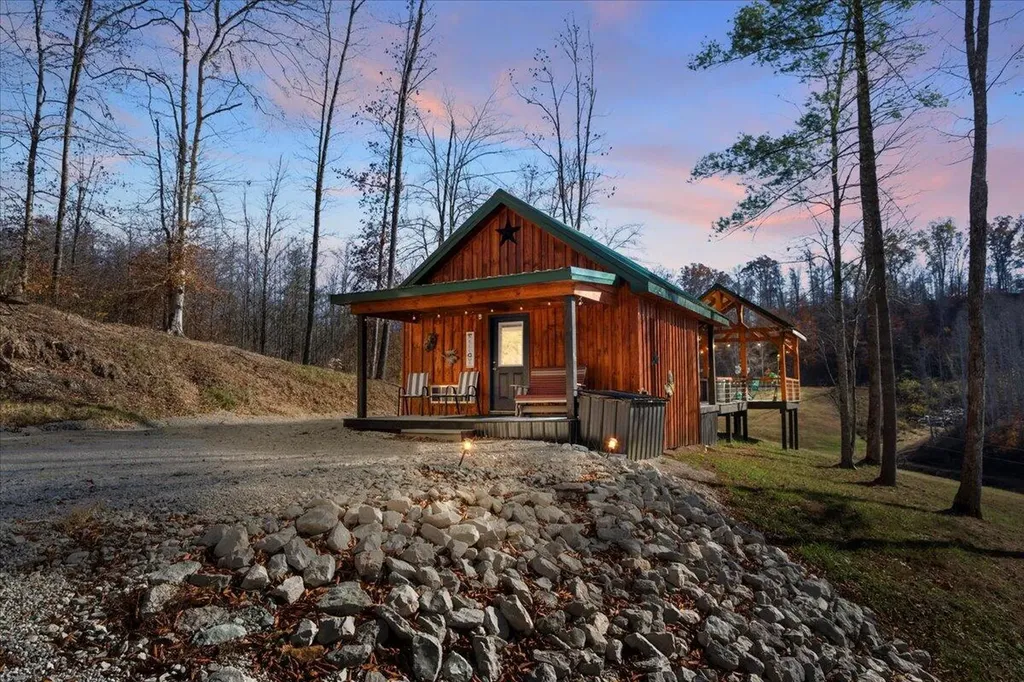 16 Hickory Lane Campton KY 41301
