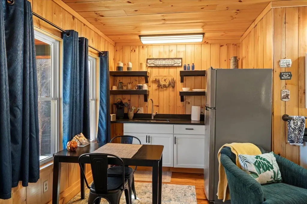 16 Hickory Lane Campton KY 41301