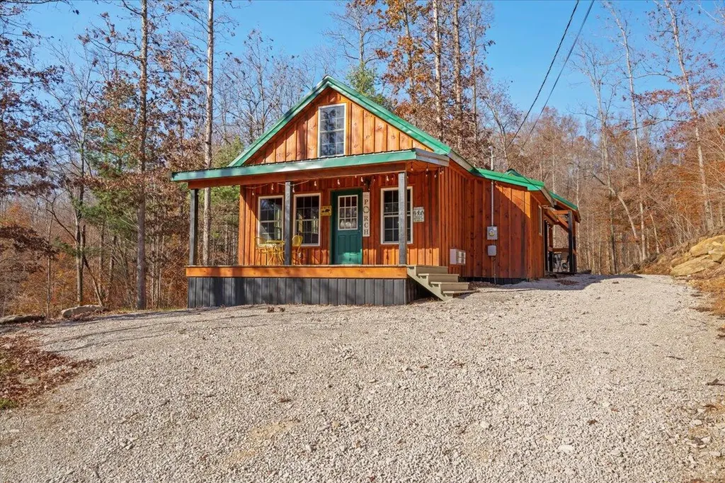 16 Hickory Lane Campton KY 41301