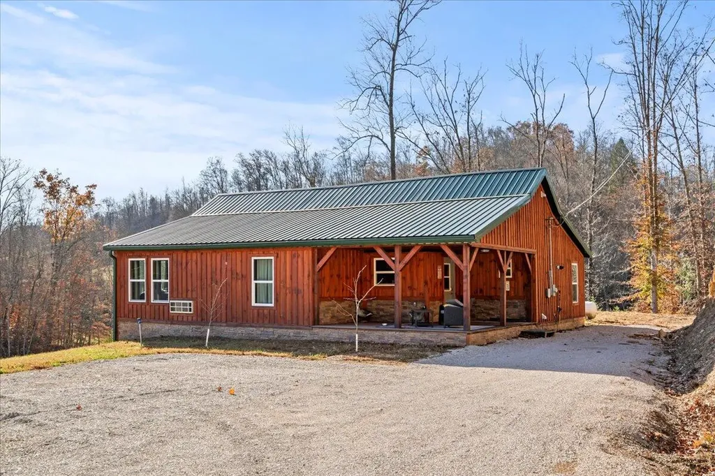 16 Hickory Lane Campton KY 41301