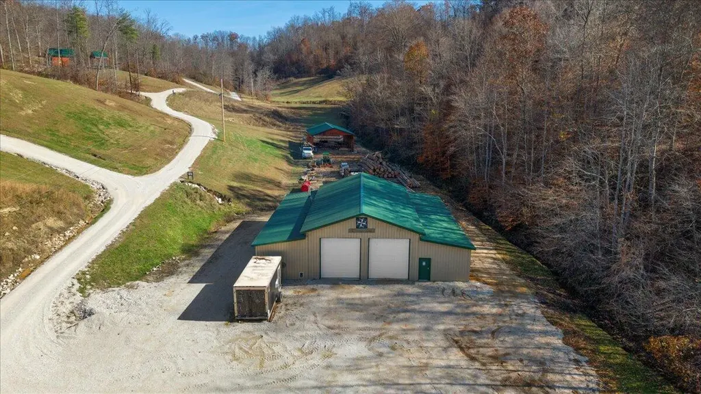 16 Hickory Lane Campton KY 41301