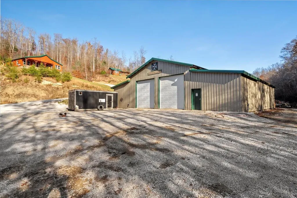 16 Hickory Lane Campton KY 41301