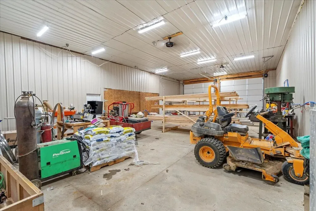 16 Hickory Lane Campton KY 41301