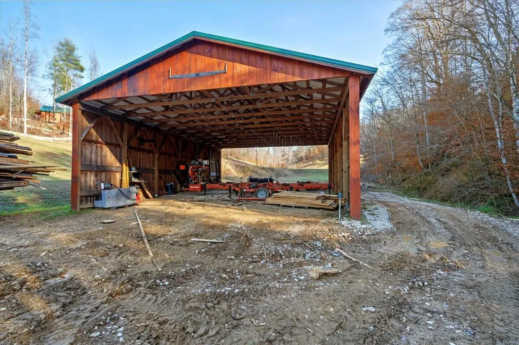 16 Hickory Lane Campton KY 41301