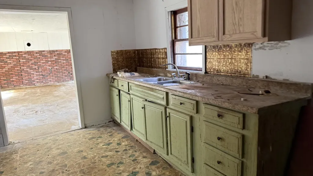 383 E Halcomb Road Orlando KY 40460