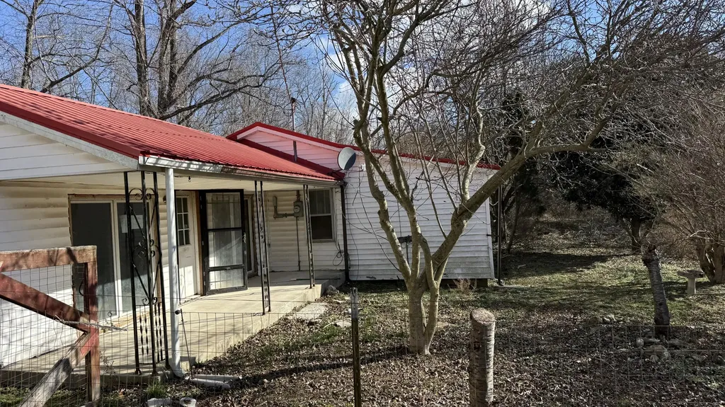 383 E Halcomb Road Orlando KY 40460