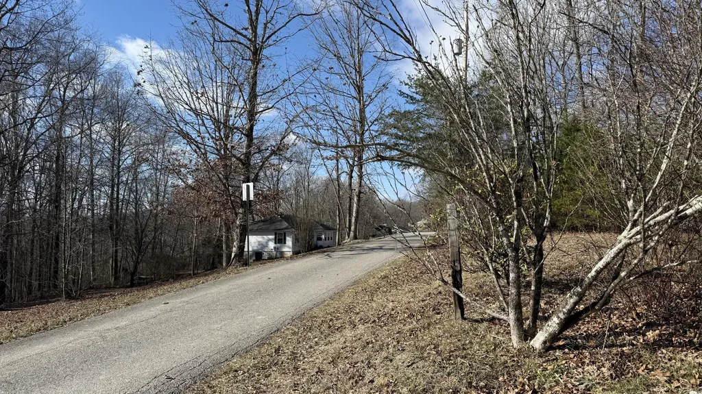 383 E Halcomb Road Orlando KY 40460