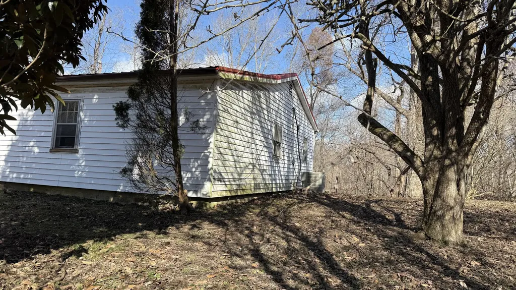 383 E Halcomb Road Orlando KY 40460