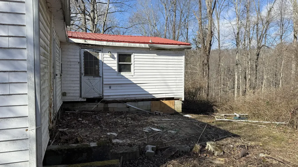 383 E Halcomb Road Orlando KY 40460